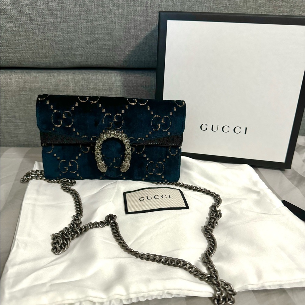 NWOT GUCCI DIONYSUS Velour Blue Velvet Clutch Bag Crossbody Crystals Detail